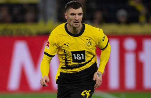 Trabzonspor sağ bek Thomas Meunier'i Trabzon'a getirdi