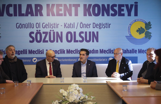 İstanbul'da sahaya inen İYİ Parti adayı Buğra Kavuncu'yu şaşırtan durum