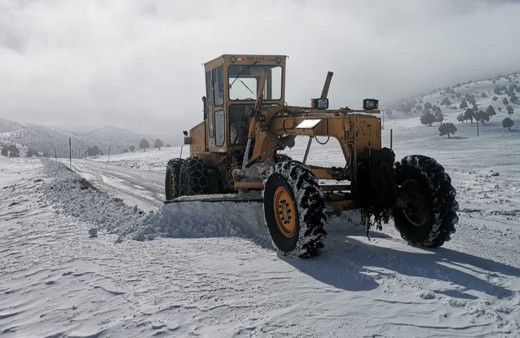 Van, Bitlis ve Muş'ta 403 yerleşim birimine ulaşım sağlanamıyor!