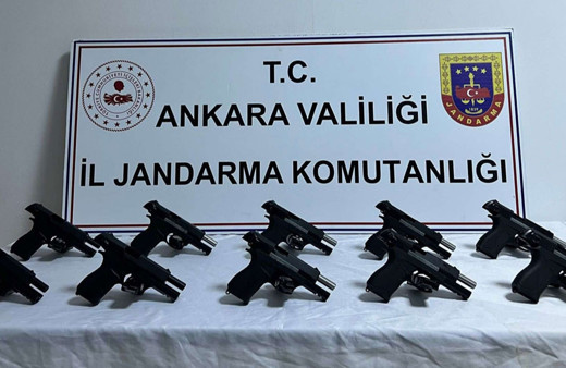 Adana'dan Ankara'ya kargo ile ruhsatsız silah getirdi!
