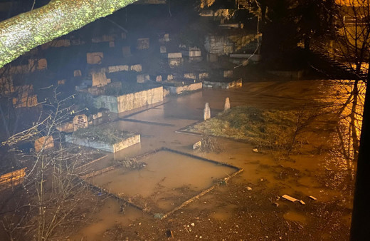 Artvin Borçka'yı sel vurdu! Cemaat camide mahsur kaldı! Okullar tatil edildi! Selin geliş anı kamerada...