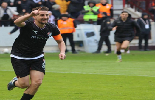 Elazığspor'un yıldızı gollerine devam ediyor