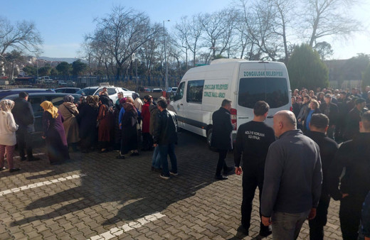 Boğaz ağrısı şikayetiyle gittiği hastanede kalbi duran adliye katibi hayatını kaybetti