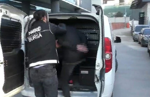 Bursa'da 3 kilo 300 gram kokain ele geçirildi!