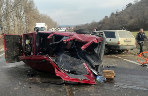 Ankara'daki trafik kazasında 3 kişi öldü, 3 kişi yaralandı!