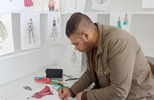 Konteyner kentte yaşayan depremzede genç, hayallerinden vazgeçmedi