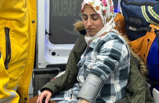 Hamile kadın 6 saatlik kurtarma operasyonuyla hastaneye yetiştirildi