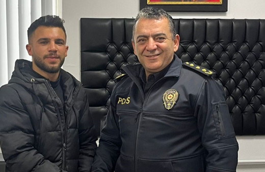 Yolda bulduğu 20 bin lirayı sahibine ulaştırdı!