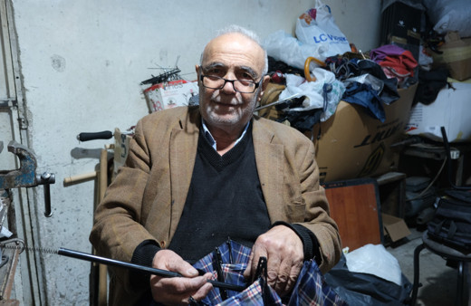 81 yaşındaki usta ilk günkü hevesle mesleğini sürdürüyor