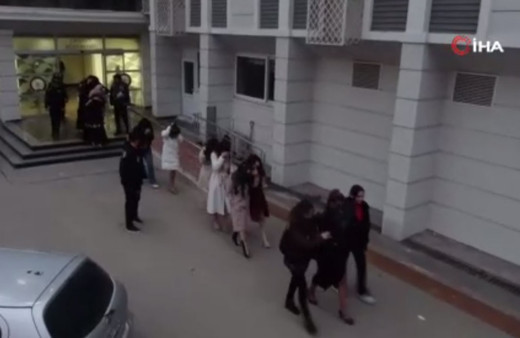 Mersin’de şantajcı çete çökertildi: 4 tutuklama, 4 ev hapsi!