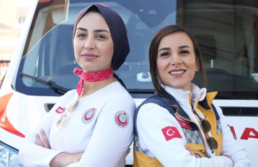 Kadın ambulans şoförleri hayat kurtarıyor!