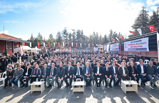 Denizli’de çiftçiye 10 yılda 323 bin 110 metre tarımsal sulama borusu verildi