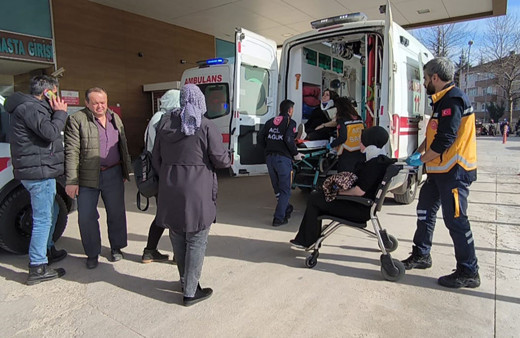 Direksiyon sınavında trafik kazası: 4 kişi yaralandı!
