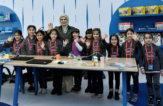 Emine Erdoğan, Alev Alatlı'nın adı verilen bilim merkezinin açılışını yaptı