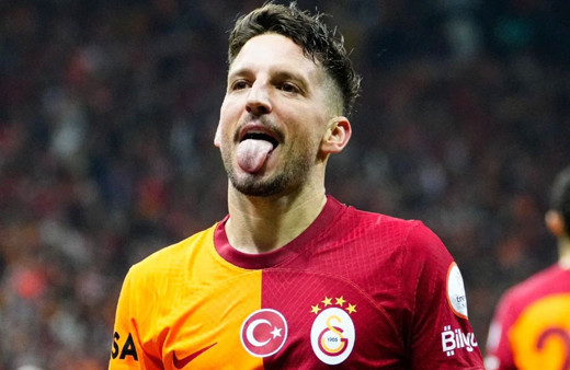 Ofsayt nedeniyle golü geçersiz sayılan Dries Mertens, saniyeler içerisinde ağları sarstı