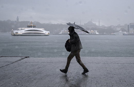 Meteoroloji sarı kodlu alarm verdi! İstanbul dahil 21 ile uyarı: Sağanak yağış ve fırtınaya dikkat!