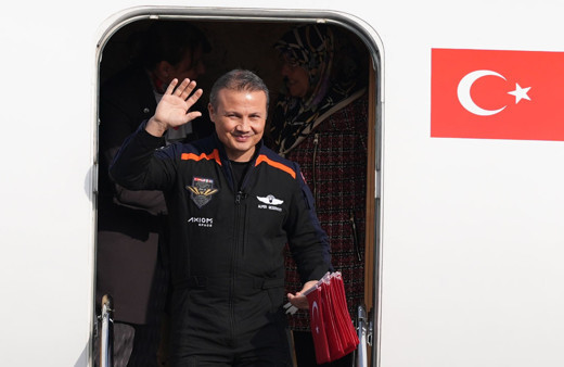 İlk Türk astronot Alper Gezeravcı Türkiye'ye döndü ilk sözleri: Bu sadece bir başlangıçtı