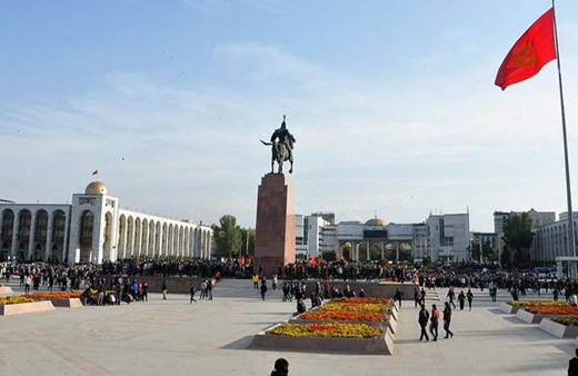 Kırgızistan, ABD'den iç işlerine karışmamasını istedi!