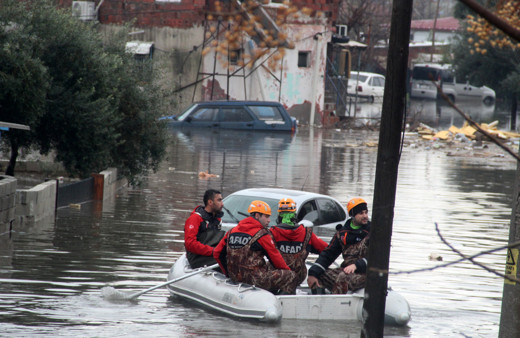 Felaketin yaşandığı Antalya’da bir mahalle sular altında kaldı