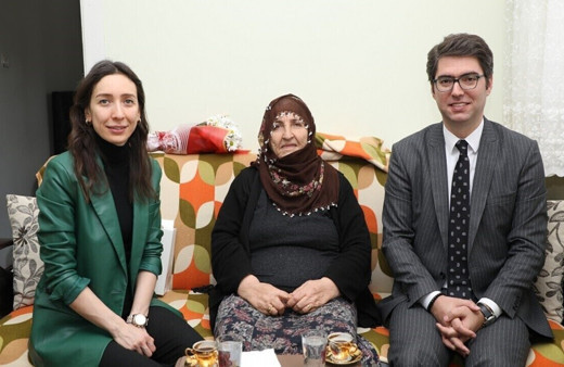 73 yaşındaki Güler Teyze’ye doğum günü sürprizi