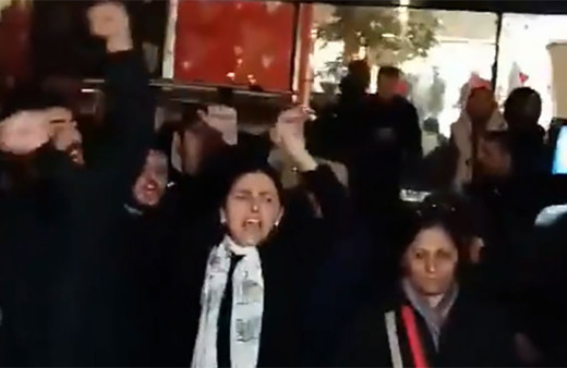 CHP İstanbul teşkilatı ayağa kalktı! İl Başkanlığını bastılar! İthal aday istemiyoruz!