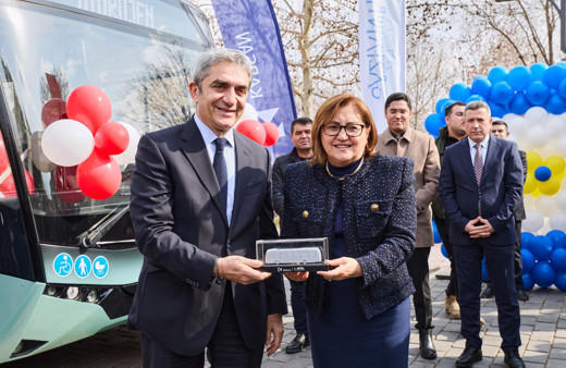 Gaziantep Büyükşehir Türkiye’nin ilk hidrojenli otobüsünü tanıttı