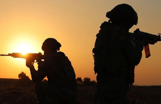 Suriye'den yasa dışı yollarla Türkiye'ye geçmeye çalışan 17 şüpheli yakalandı