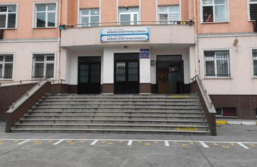 "Arkadaşlarınızı iyi seçmelisiniz" diyen öğretmen veli tarafından darp edildi iddiası