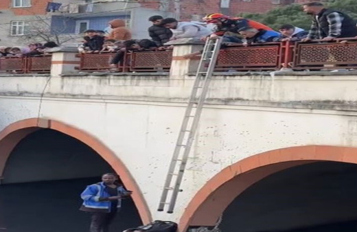 Polisten kaçmaya çalışırken derede mahsur kaldı