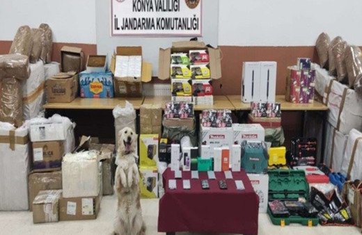 Kargo aracında piyasa değeri 2 milyon 500 bin lira kaçak eşya ele geçirildi