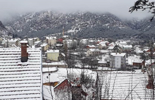 Konya'da kış yüzünü gösterdi, 3 ilçe bembeyaz oldu