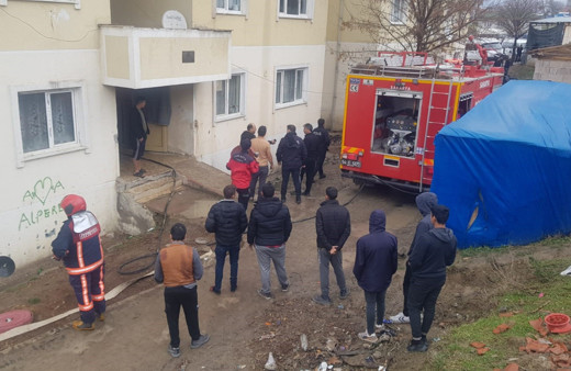 Sakarya’da korkutan yangın: Bir bina tahliye edildi