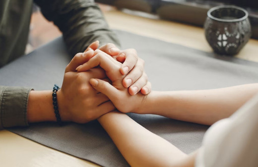 Uzmanından ilişki tavsiyesi: Sağlıklı ilişkinin formülü bağımlı olmamak!