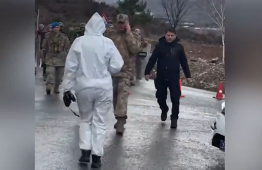 Ümit Özdağ Erzincan'a maden ocağına gaz maskesiyle gitti maskesiz olan herkes zehirleniyor