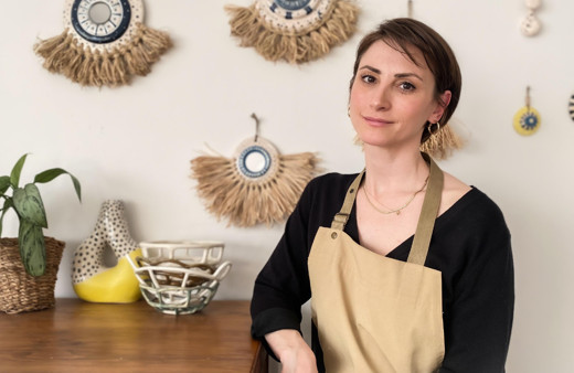 Evinde yaptığı seramiklerle yurt dışına açıldı