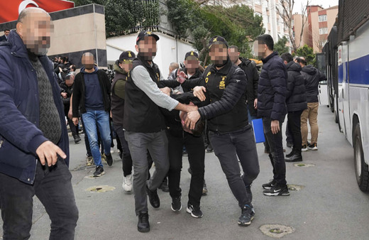 AK Partili Aziz Yeniay'a suikast girişiminde 16 kişi tutuklandı! 15-20 saniye ile ölümden kurtuldu