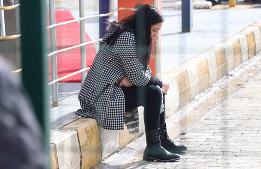 Erzincan'da toprak altında kalan işçilerin yakınlarının üzüntülü bekleyişi sürüyor