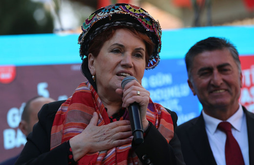 Akşener'den 'Sen bunları kaybettirip bunlara kazandıracak mısın?' eleştirisine yanıt
