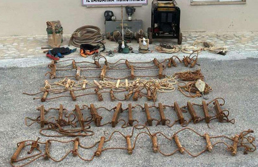 Kaçak kazı yapan 5 defineci suçüstü yakalandı!