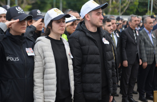 Kalp krizinden vefat eden babaları için gözyaşı döktüler