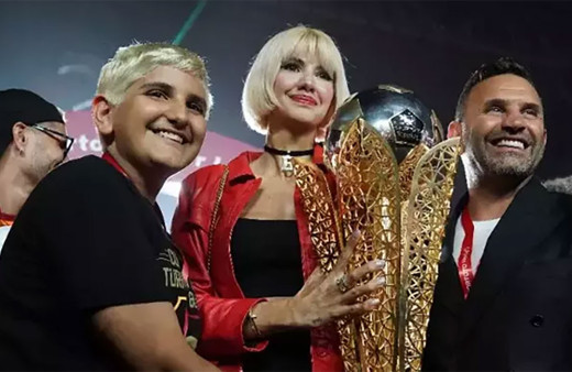 Okan Buruk, 17 yıllık karısından gizlice boşandı! Buruk çifti neden boşandı kaç çocukları var?