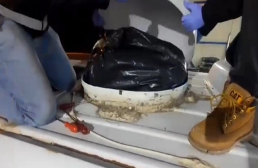 Minibüsün üst kısmından 25 kilo eroin çıktı