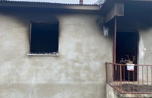 Sivas'ta muhtarın evini kundakladılar