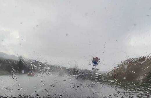 Adıyaman'da şiddetli dolu yağışı vatandaşlara zor anlar yaşattı