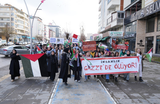 Muş’ta anneler ve çocukları Filistin için yürüdü