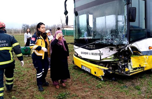 Halk otobüsüyle otomobil çarpıştı! Yarın askere gidecek olan genç hayatını kaybetti