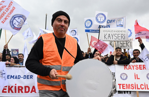 Emeklilikte Adalet Derneğinin "kademeli emeklilik" mitingi