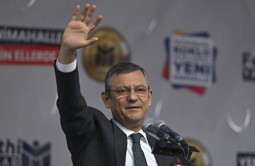 Özgür Özel'den CHP'den istifa edenlere yanıt! BBP lideri Destici'ye slogan cevabı