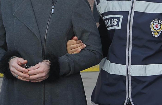 3 yaşındaki kızına içki içiren, şiddet uygulayan anneye gözaltı