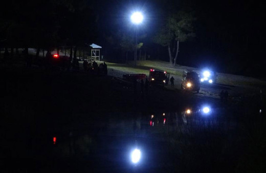 Park halindeki otomobil gölete uçtu: 1 kişi kayıp!